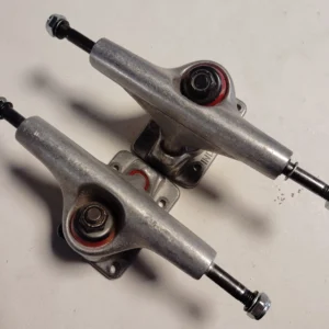 World Industries Trucks 127mm (Paire)